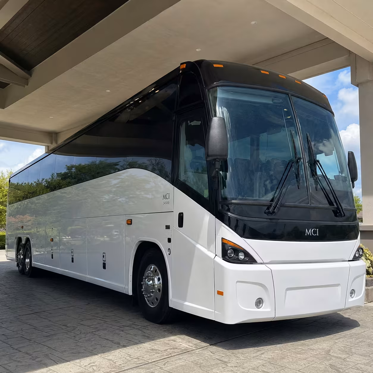 clarksville airport shuttle buses with room for every bag