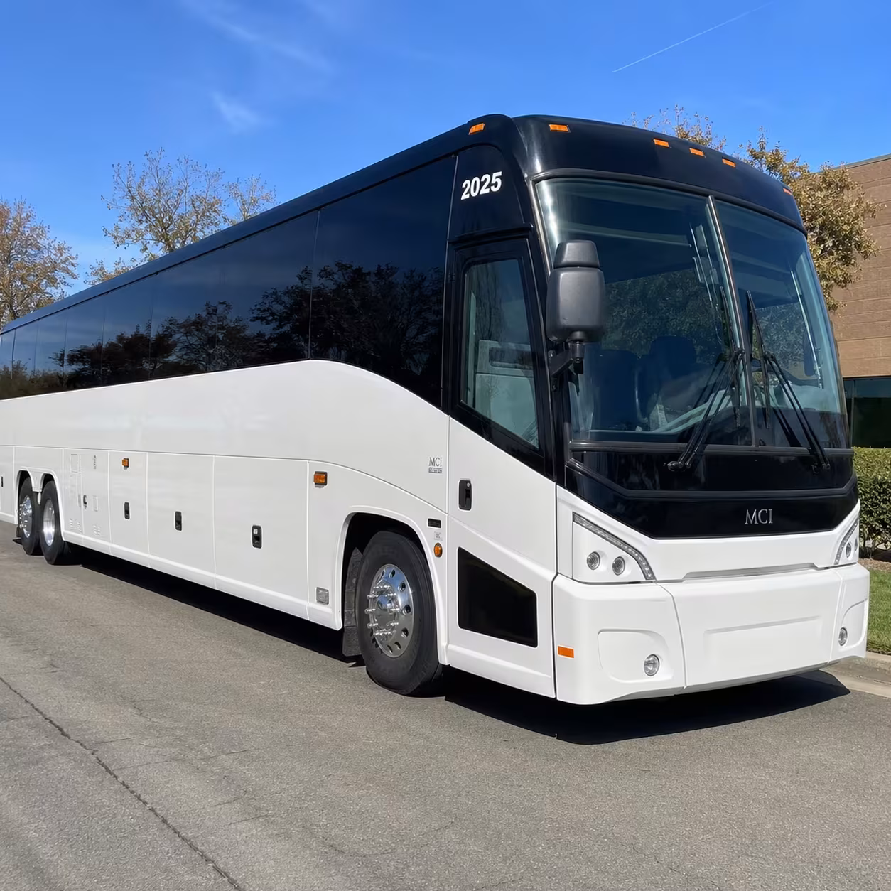 clarksville bus rentals to nashville airport for mission teams
