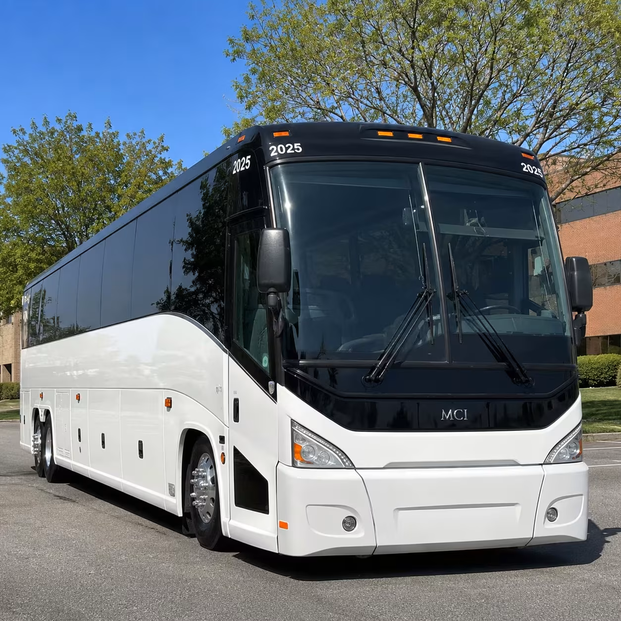 clarksville charter buses and minibuses for large prom groups