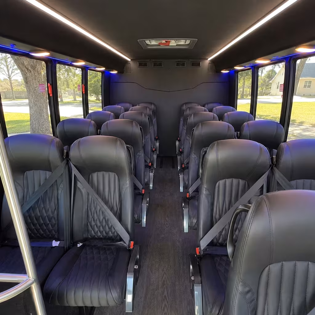 clarksville minibus rentals for youth ministry and vbs