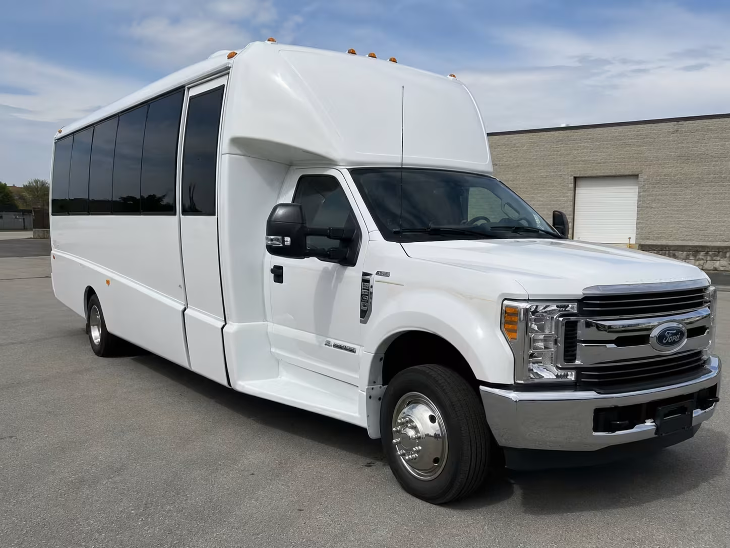 clarksville rehearsal dinner and brunch minibus rentals