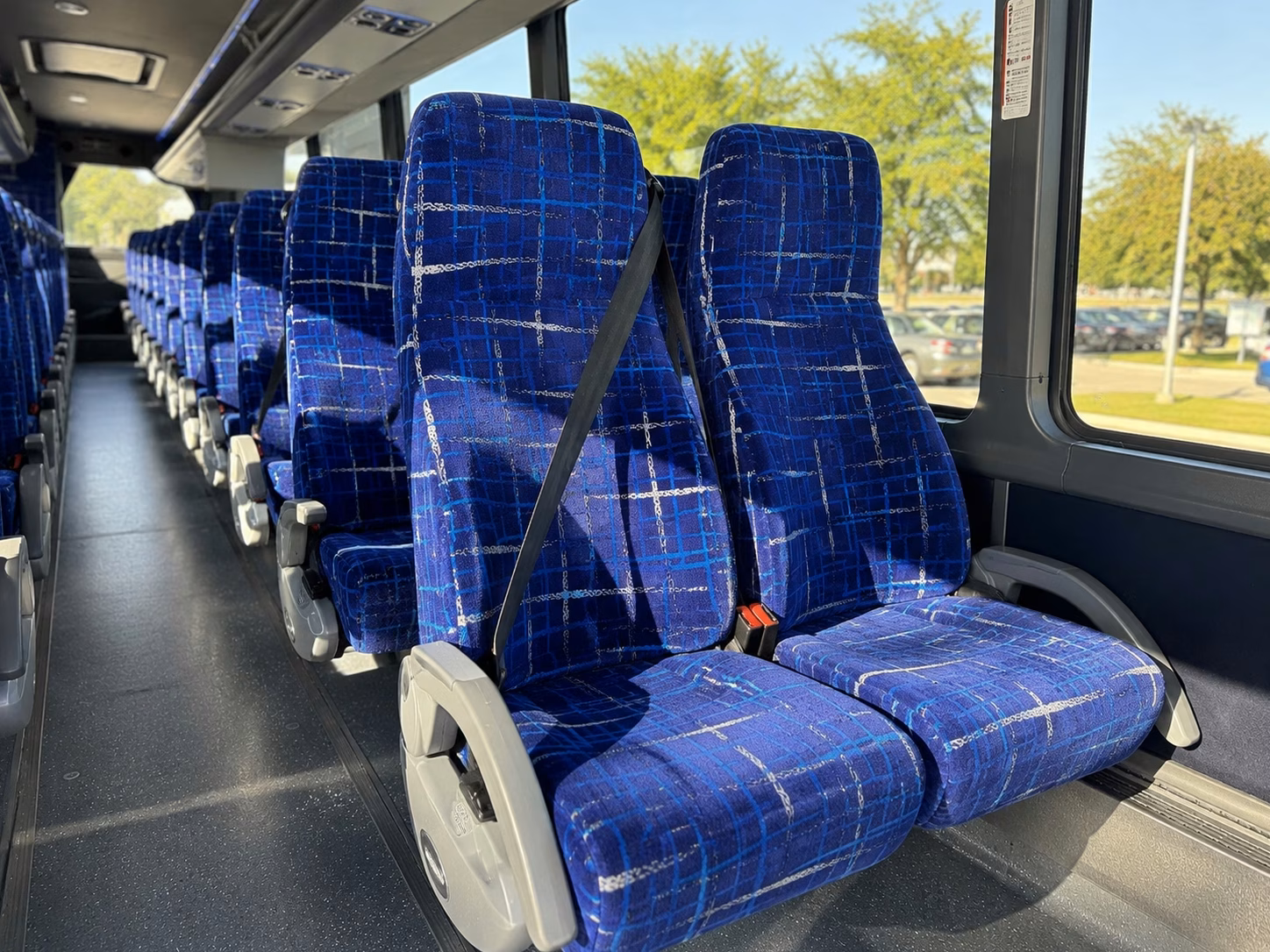 clarksville shuttle buses to titans and predators games in nashville