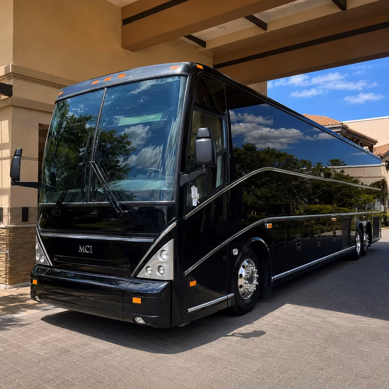 clarksville to nashville concert shuttle buses