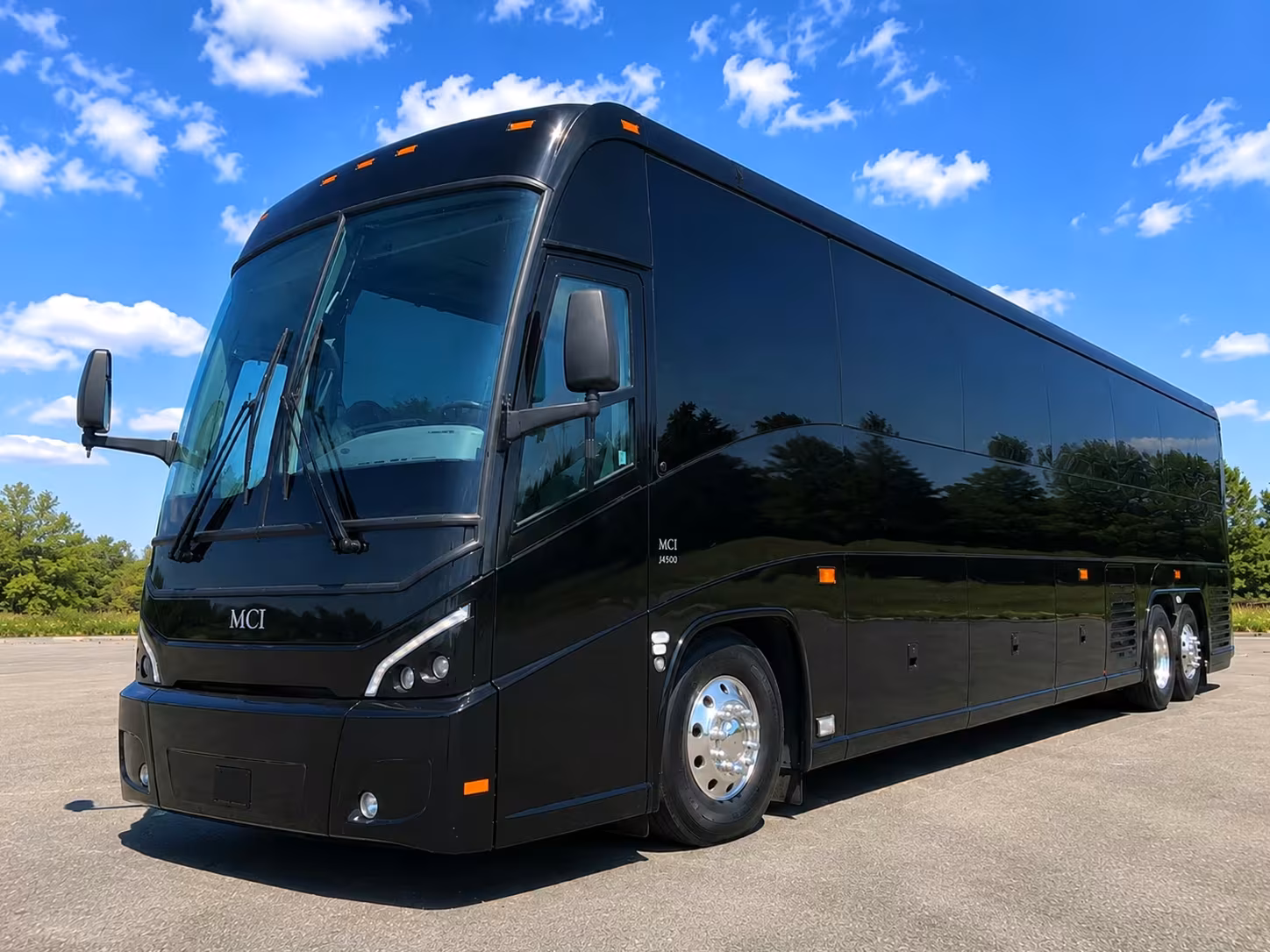 clarksville wedding shuttle buses for guests and bridal parties