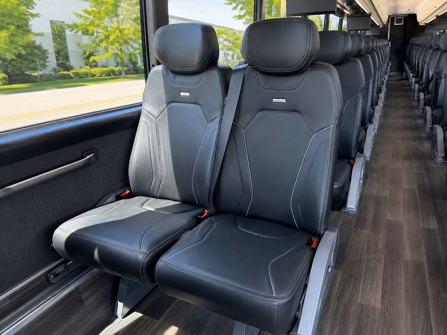 clarksville wedding shuttle buses for hotel guests